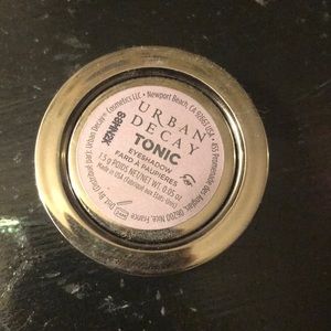 URBAN DECAY SINGLE EYESHADOW IN SHADE “TONIC”